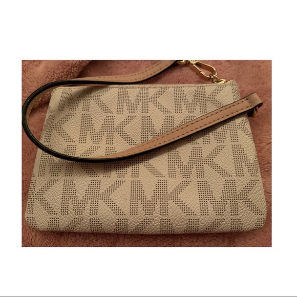 Michael Kors Wristlet - Picture 3 of 4